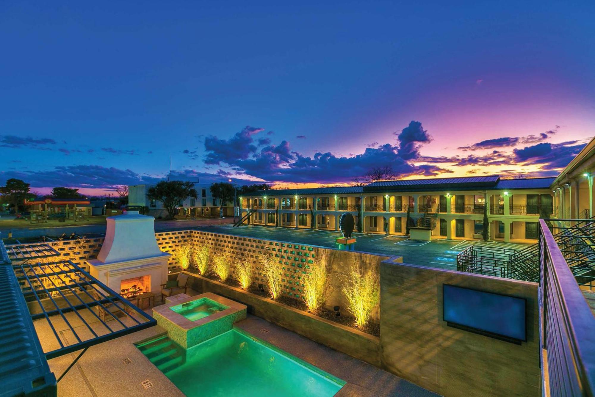 Angoria Hotel San Angelo Exterior photo